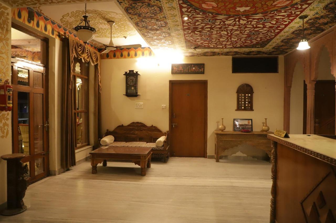 Teerth Palace Puskár Kültér fotó