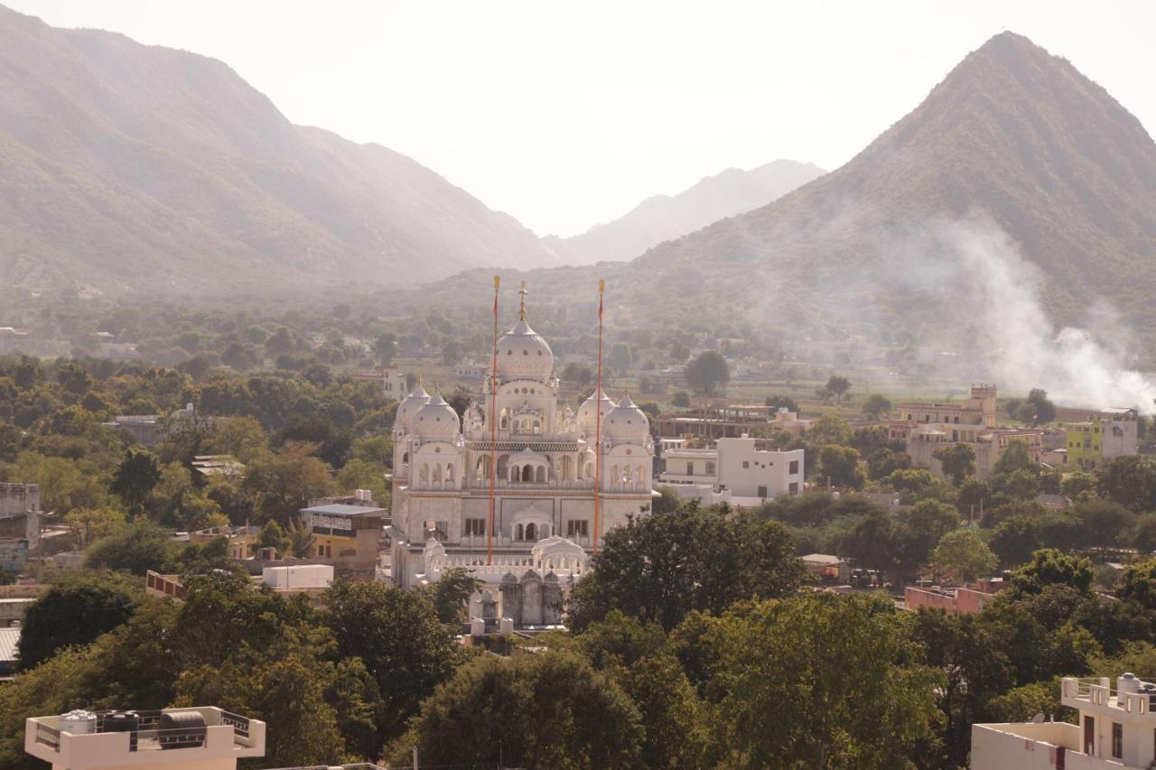 Teerth Palace Puskár Kültér fotó